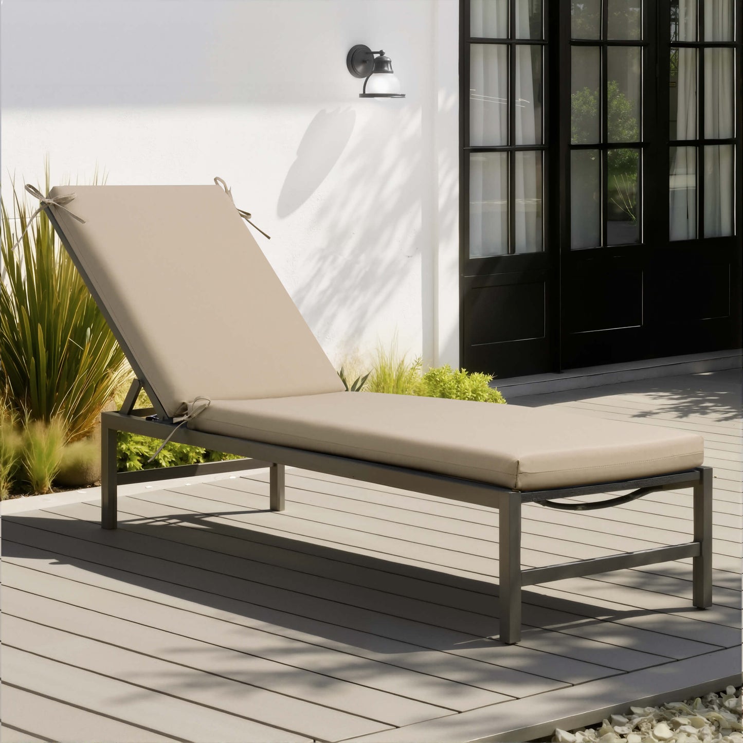 Outdoor Chaise Lounge Cushion with 4 Adjustable Ties