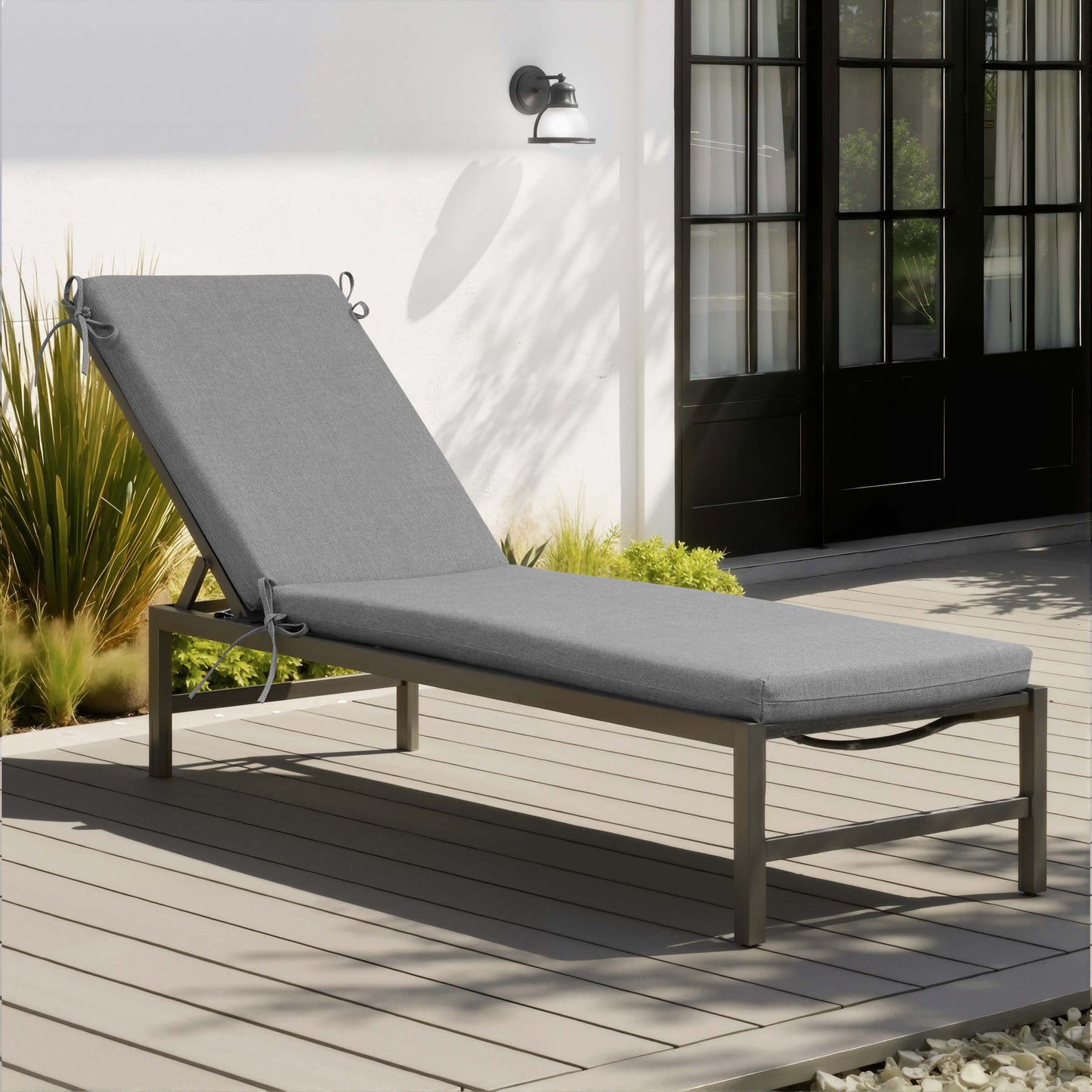 Outdoor Chaise Lounge Cushion with 4 Adjustable Ties