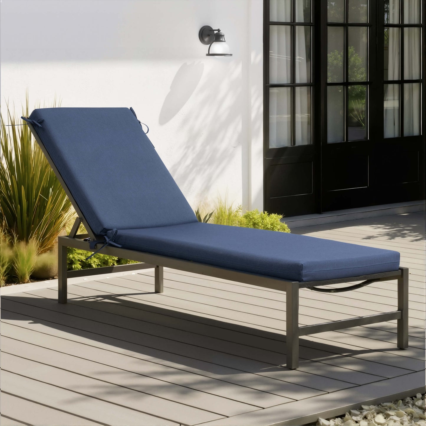 Outdoor Chaise Lounge Cushion with 4 Adjustable Ties